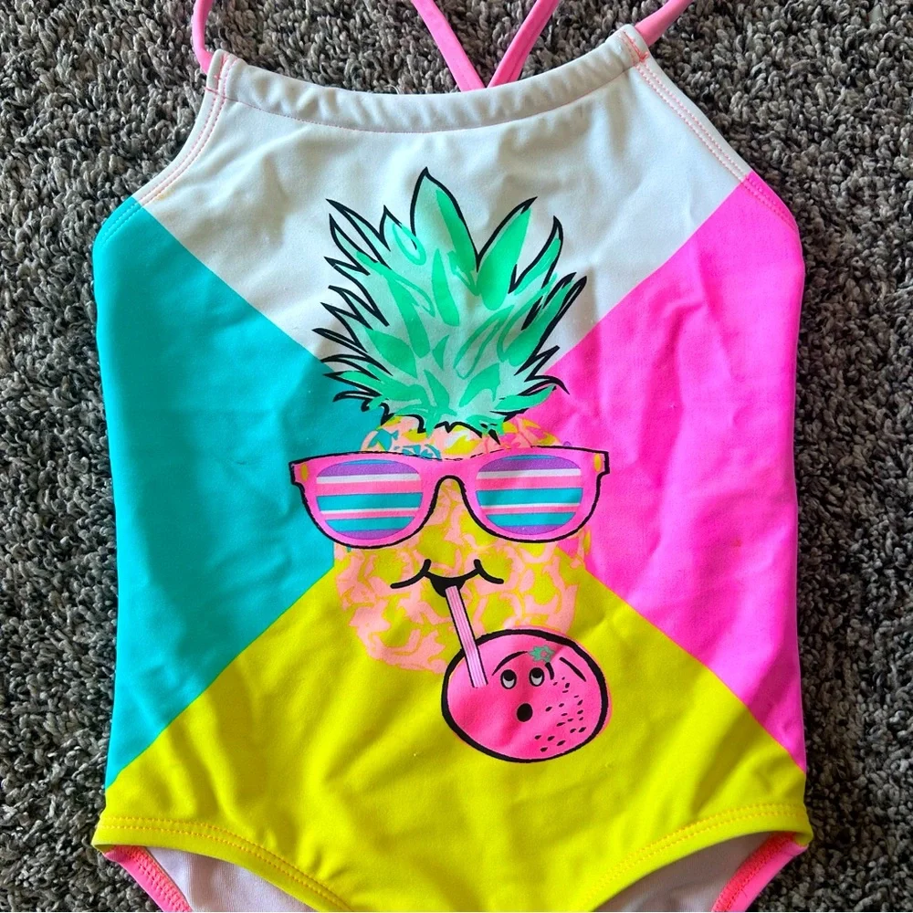 Girls One‎ Piece Swimsuit Size 4